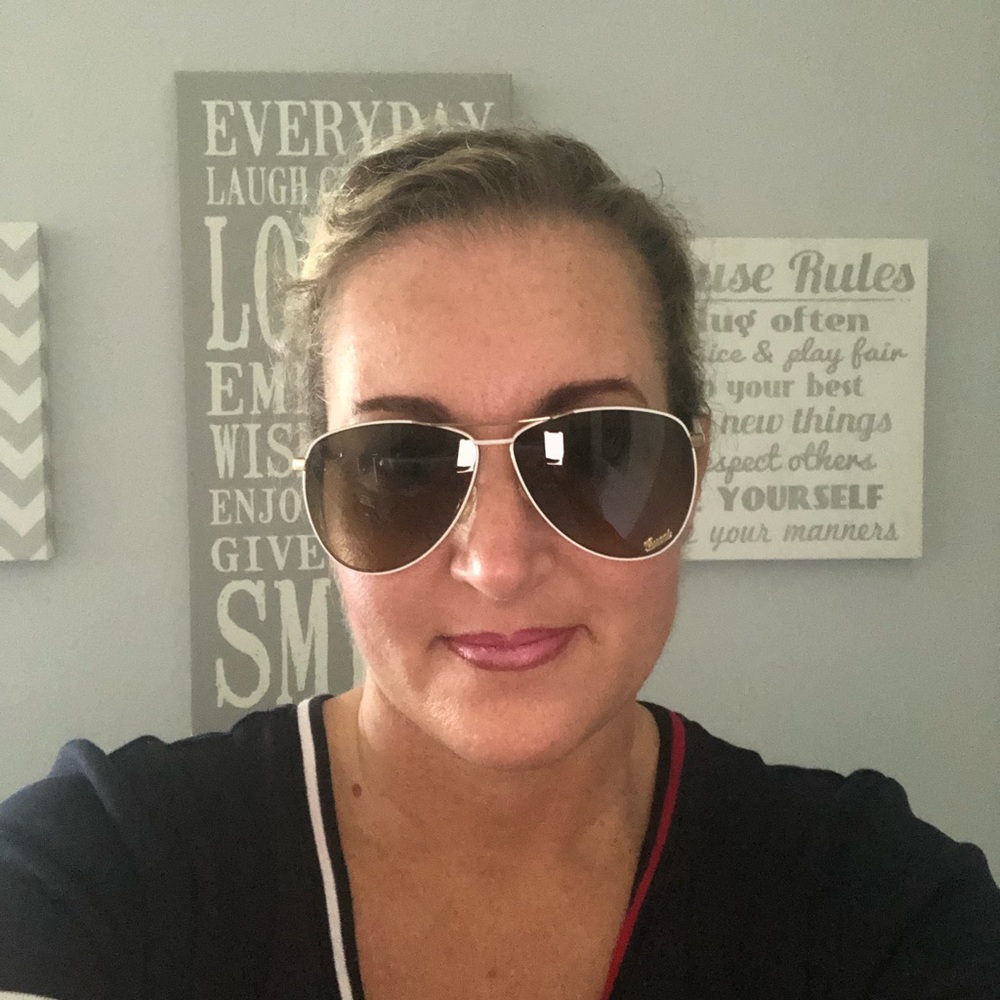 🎉SOLD🎉NEW Gold Gucci Aviator Sunglasses - Picture 8 of 8